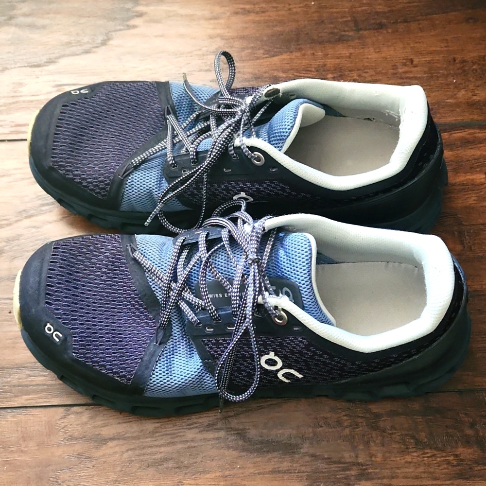 ON Cloud Cloudstratus Women's Size 9 - Used